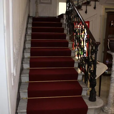 Отель Milano 3*